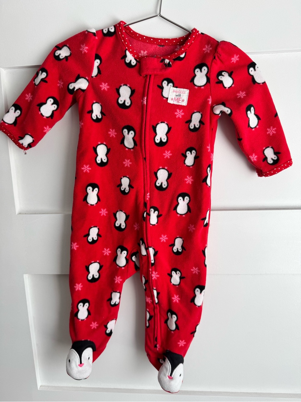 🍎5/$35🍎 
Carter's Red Penguin Print Footed Pajamas